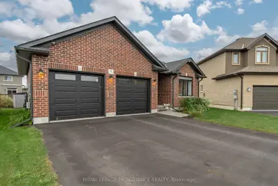 Detached in Belleville