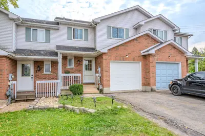 Att/Row/Townhouse in Waterloo