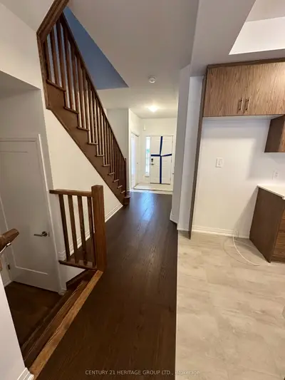 Att/Row/Townhouse in Hamilton