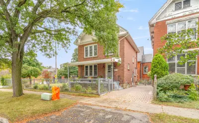 Detached in Brantford