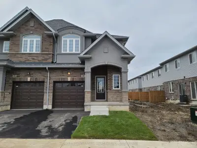 Att/Row/Townhouse in Hamilton