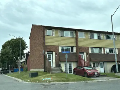 Condo Townhouse in Greater Napanee