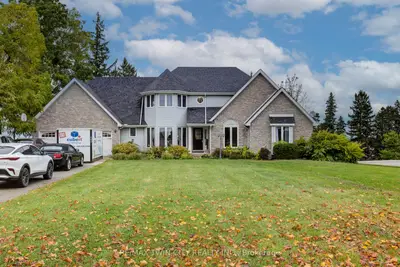 Detached in Wellesley