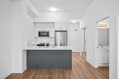 Condo Apartment in Hamilton