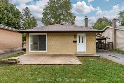 Detached in Belleville