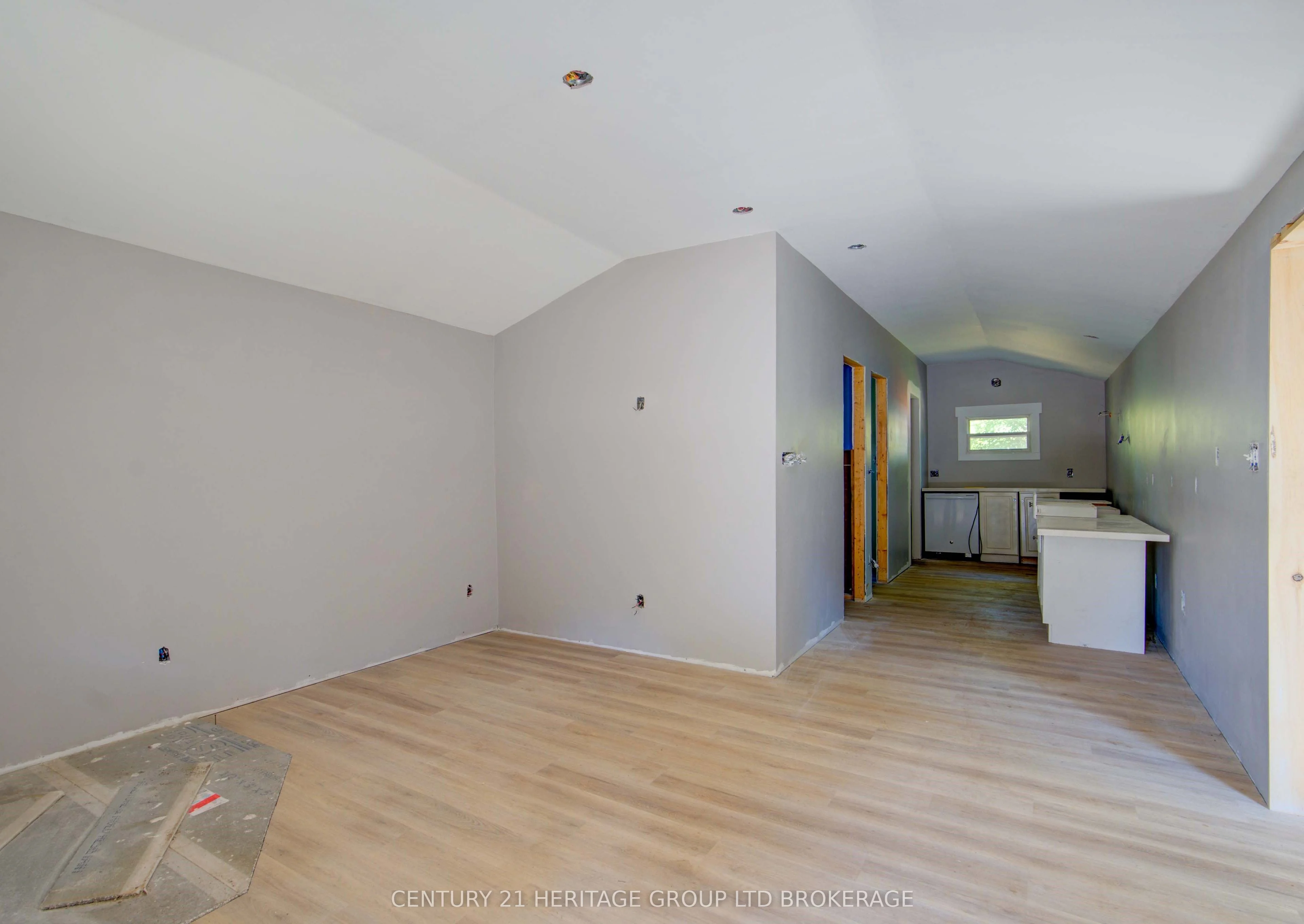 45 SPENCER Avenue, Addington Highlands, ON K0H 1K0