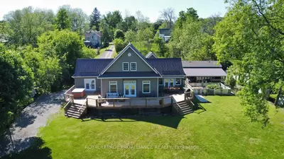 Detached in Asphodel-Norwood