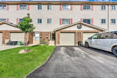 Condo Townhouse in London South