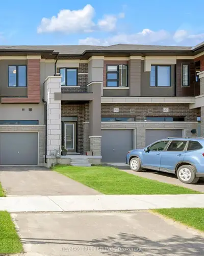 Att/Row/Townhouse in Brant