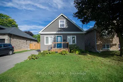 Detached in Brantford