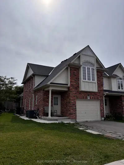 Att/Row/Townhouse in London North