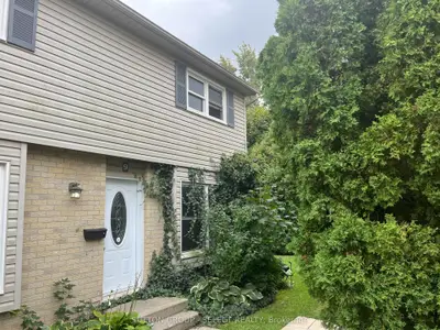 Condo Townhouse in London South