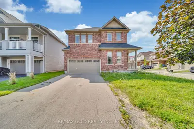 Detached in Niagara Falls