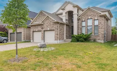1025 Gleneagle Trail, London North, On N6g 0k9
