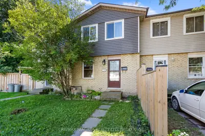 Att/Row/Townhouse in Niagara Falls