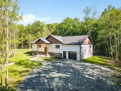 93 Summer Leigh Trail, Huntsville, On P0b 1m0