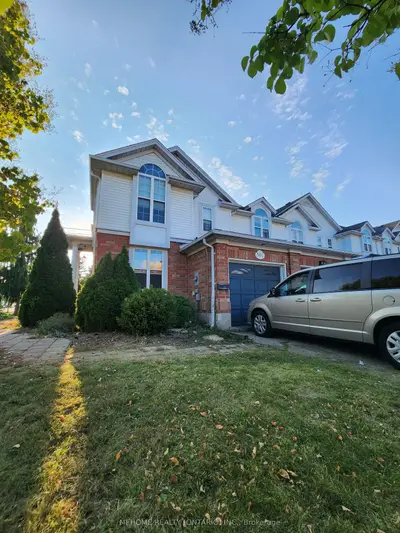 Att/Row/Townhouse in Waterloo