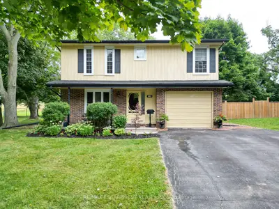 Detached in Brantford