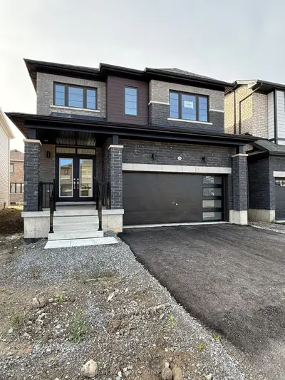 Detached in Thorold