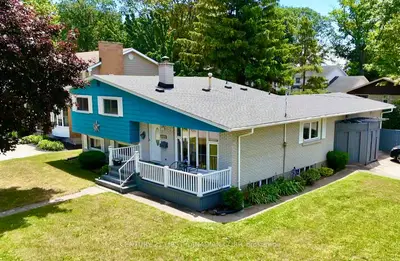 Detached in Sarnia