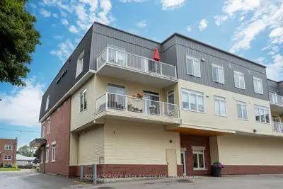 Condo Apartment in Cobourg