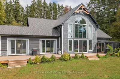 379 Santas Village Road, Bracebridge, On P1l 1w8