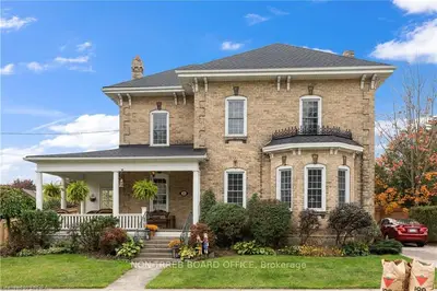 Detached in Brant