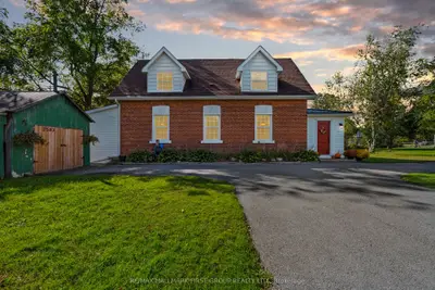 Detached in Kingston