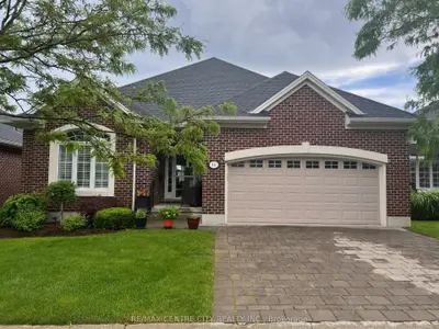 Detached Condo in St. Thomas