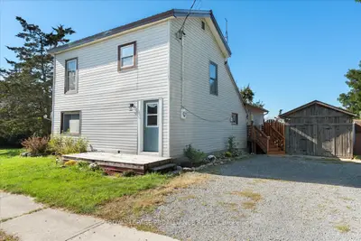 Detached in Prince Edward County