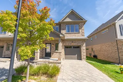 Condo Townhouse in London North
