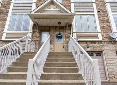 Att/Row/Townhouse in Grimsby