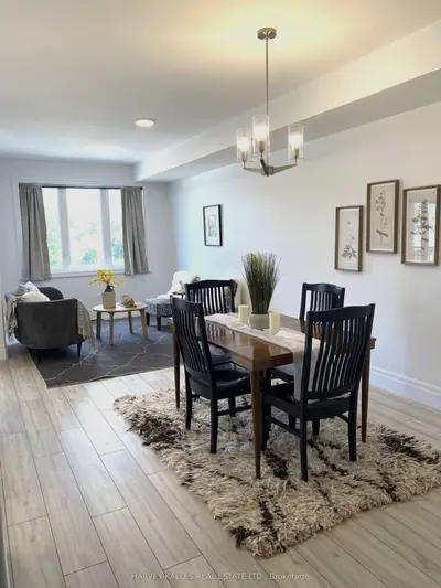 Att/Row/Townhouse in Prince Edward County