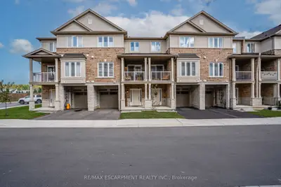 Att/Row/Townhouse in Hamilton