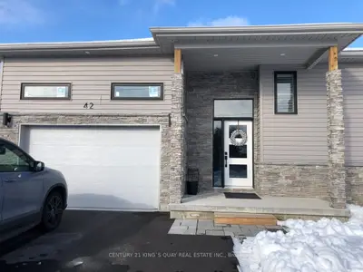 Detached in Belleville