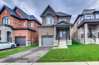Detached in Woodstock