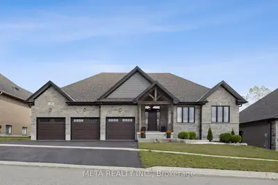 Detached in Mapleton