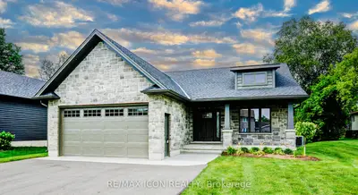 Detached in West Grey