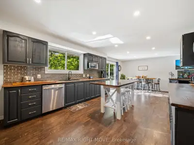 Detached in Gravenhurst