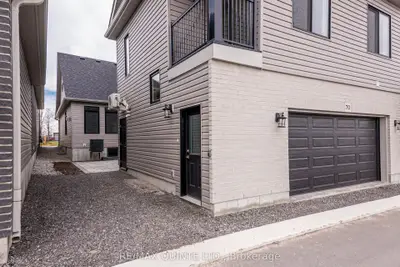 Upper Level in Belleville