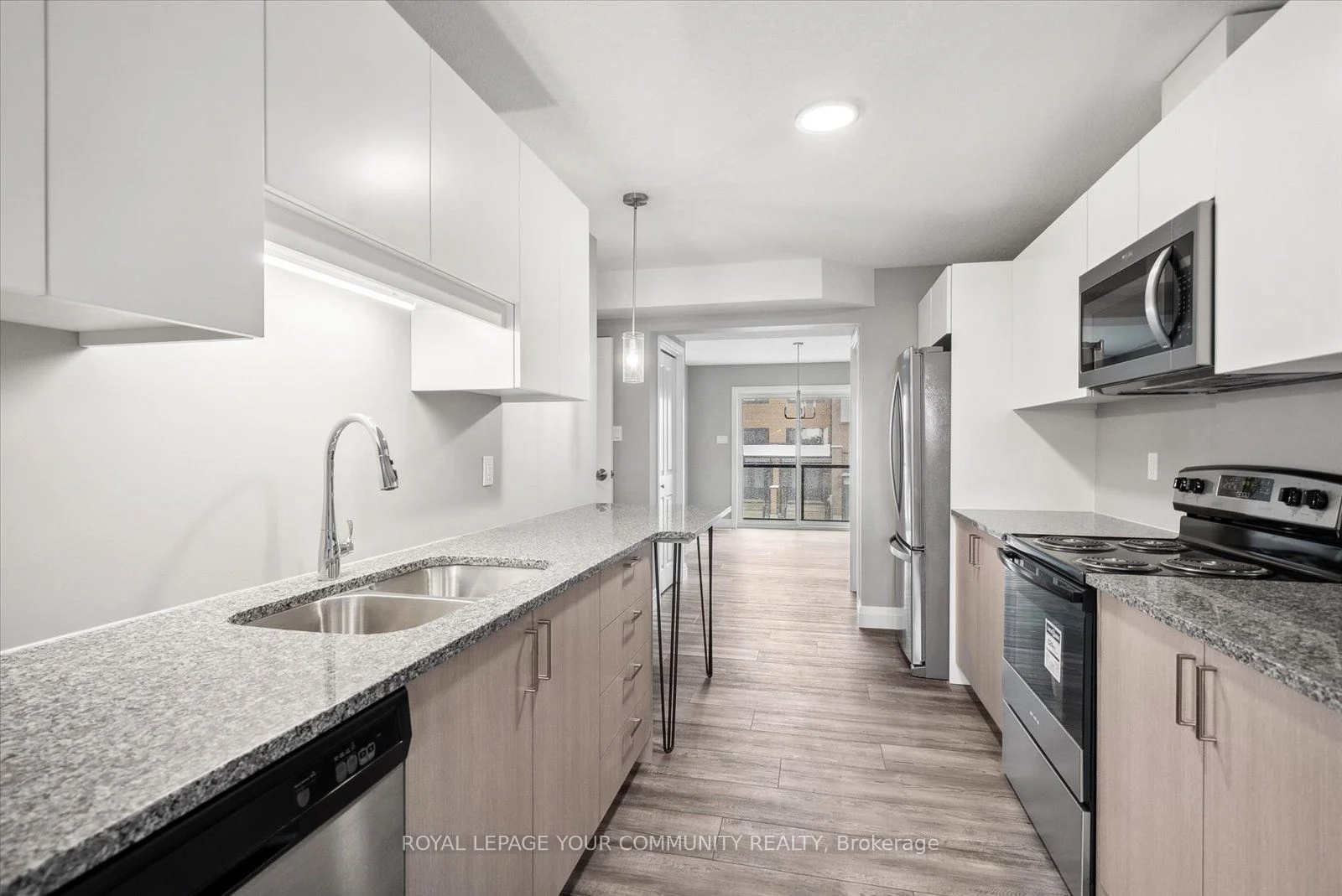 Att/Row/Townhouse in Minto