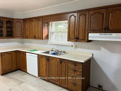 Detached in Marmora and Lake