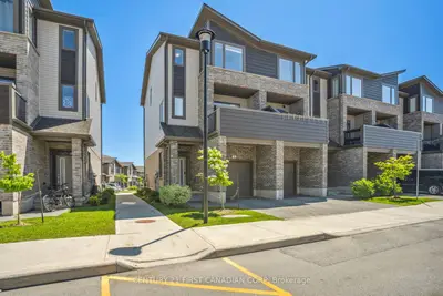 Condo Townhouse in London South
