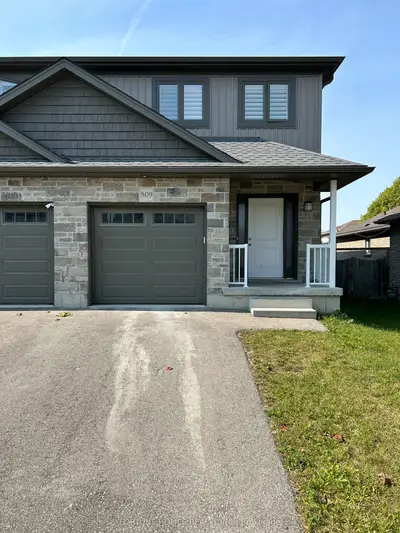 809 Stonegate Drive, Woodstock, On N4v 1h6