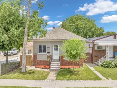 Detached in Windsor