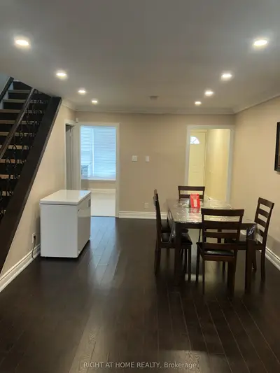 52 Arbour Glen Crescent 52, London East, On N5y 1z9