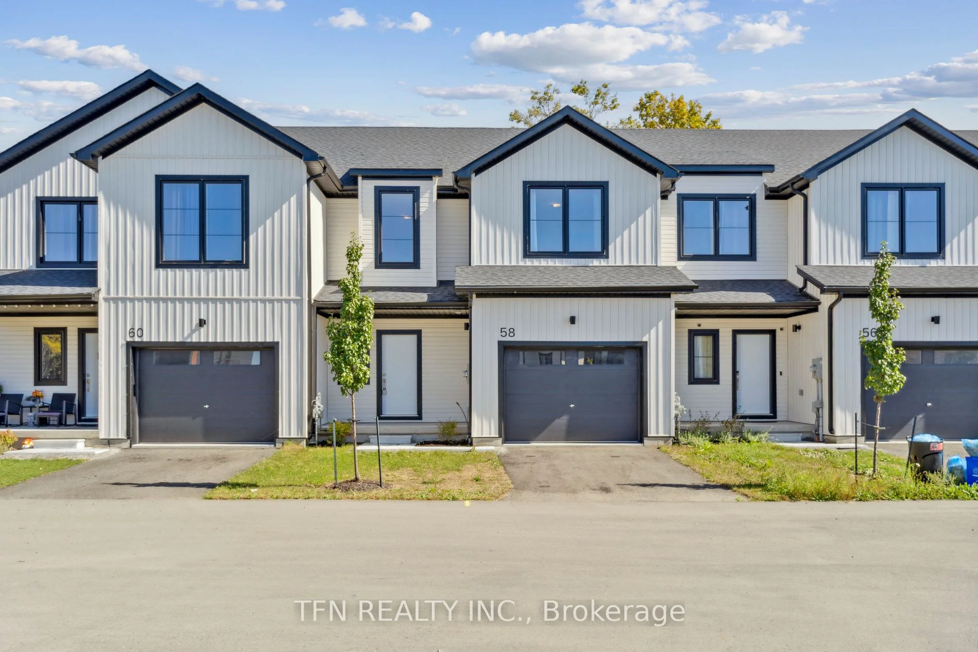 Att/Row/Townhouse in Haldimand