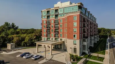 Condo Apartment in Hamilton