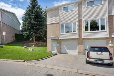 Condo Townhouse in London South