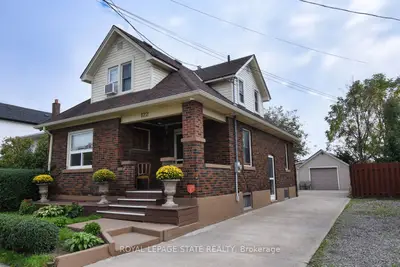 Detached in Thorold